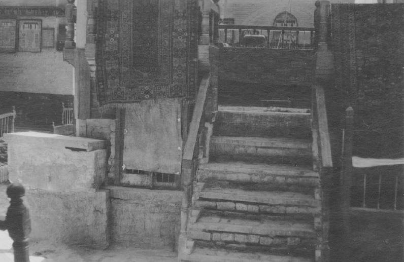Dina Synagogue interior, Baghdad, 1942